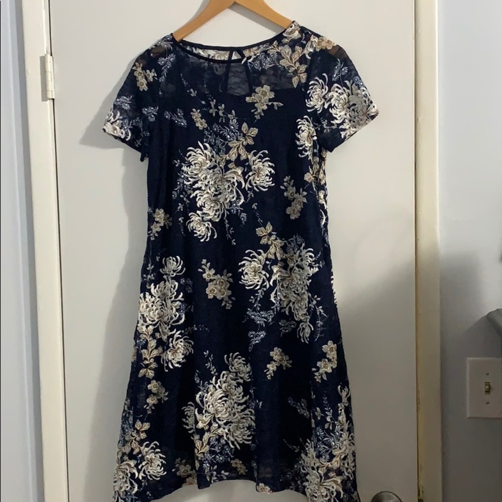 Roz and Ali navy blue flower dress NWOT